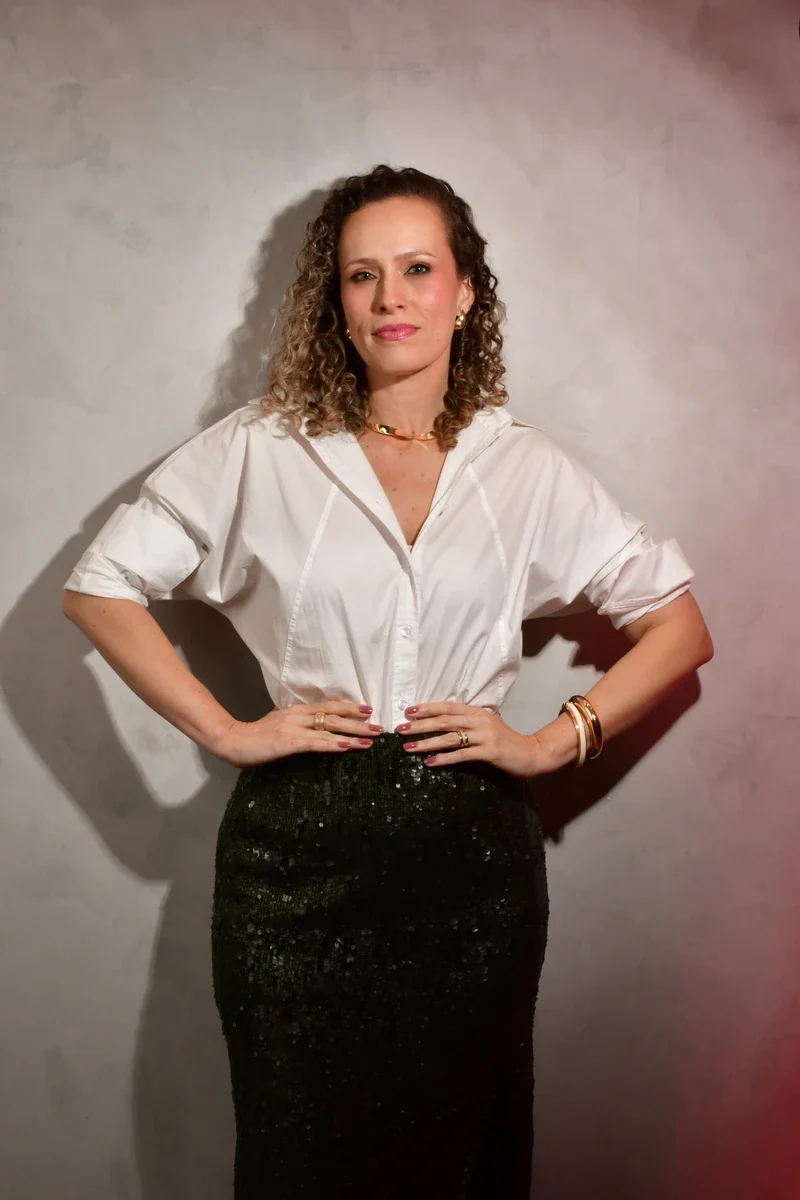 Retrato profissional de Gabriela Ribeiro, consultora de estilo